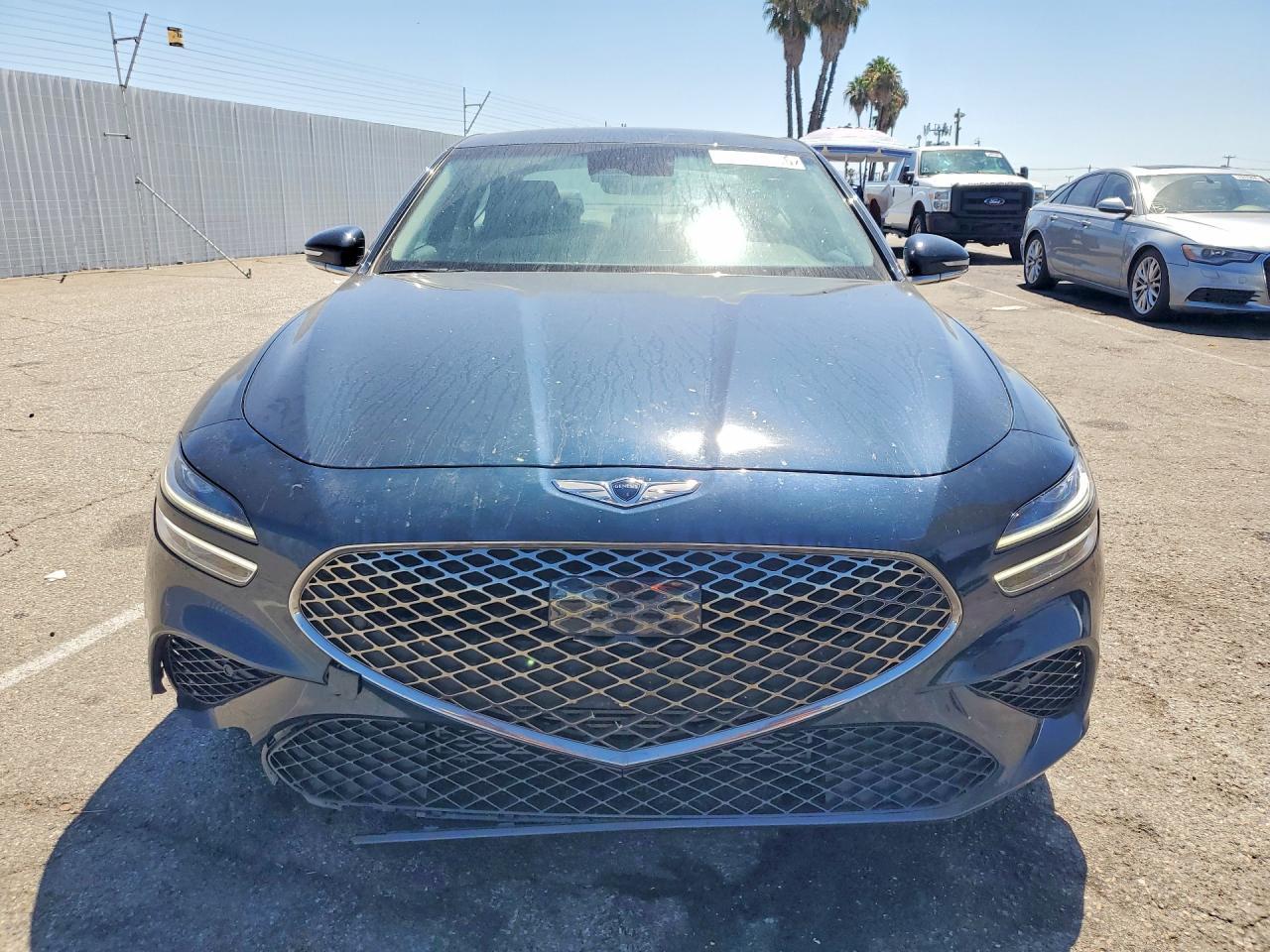 2022 Genesis G70 2.0T - Image 5