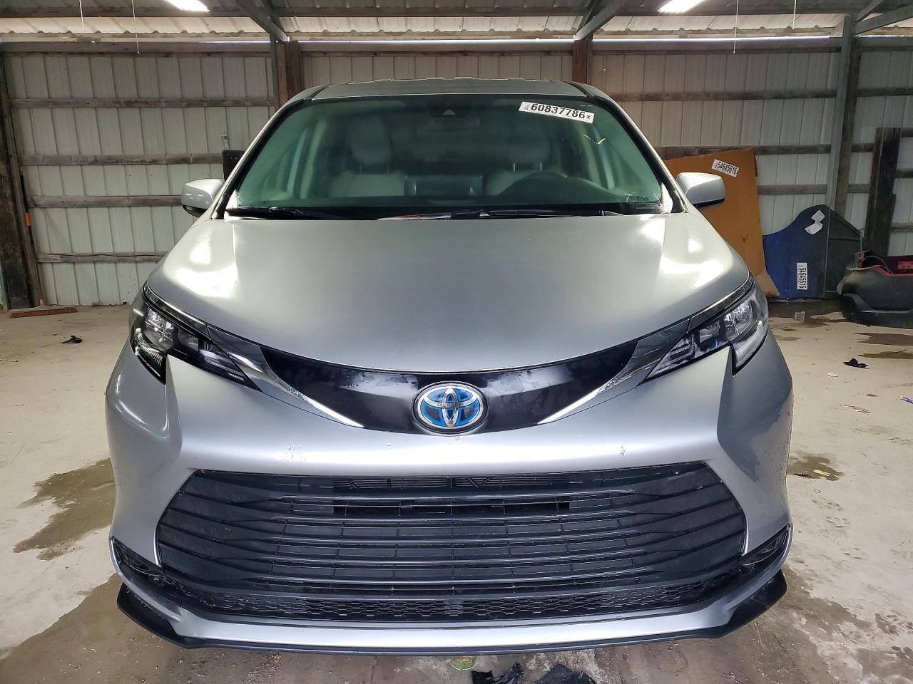 2024 Toyota Sienna Le 8-Passenger - Фото 5