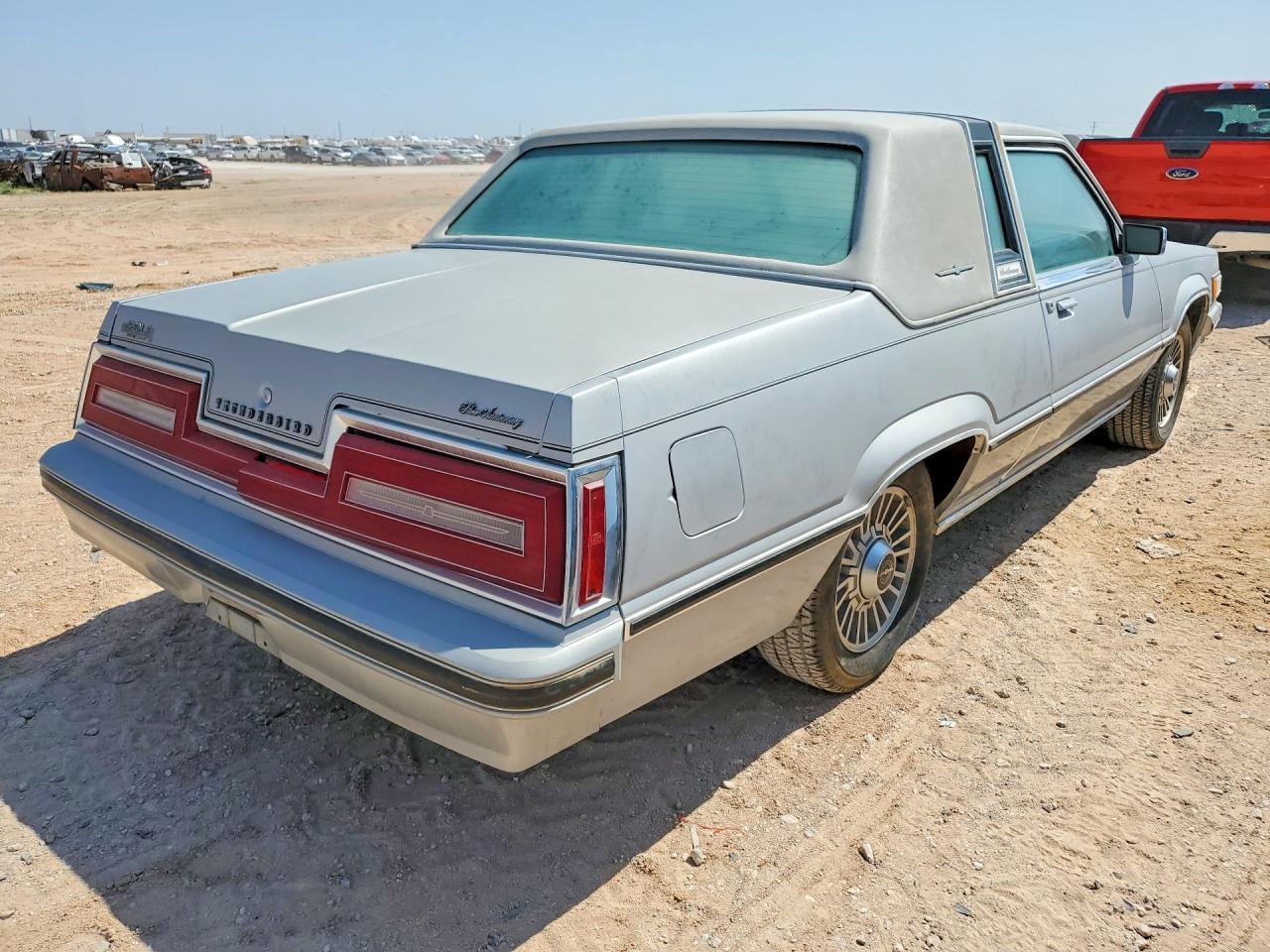 1980 Ford Thunderbird - Image 3