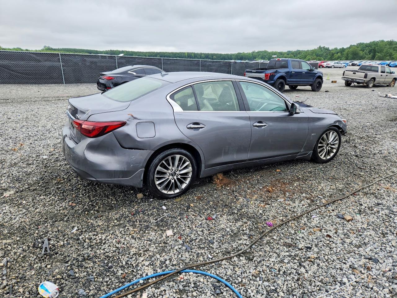 2019 Infiniti Q50 3.0T Luxe - Фото 3
