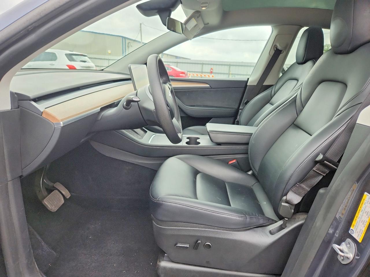 2023 Tesla Model Y - Image 7