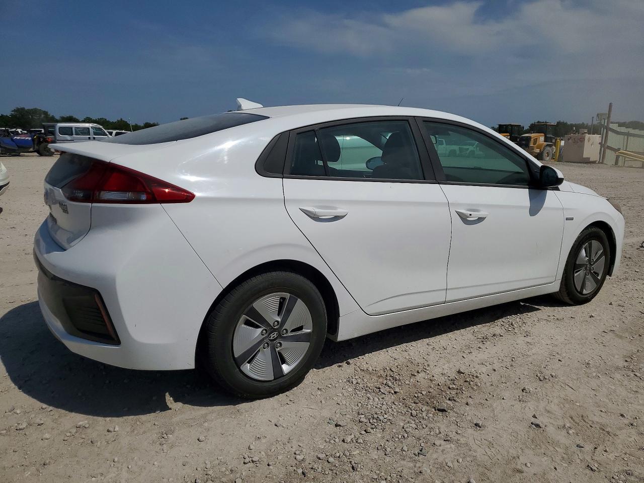 2018 Hyundai Ioniq Blue - Фото 3