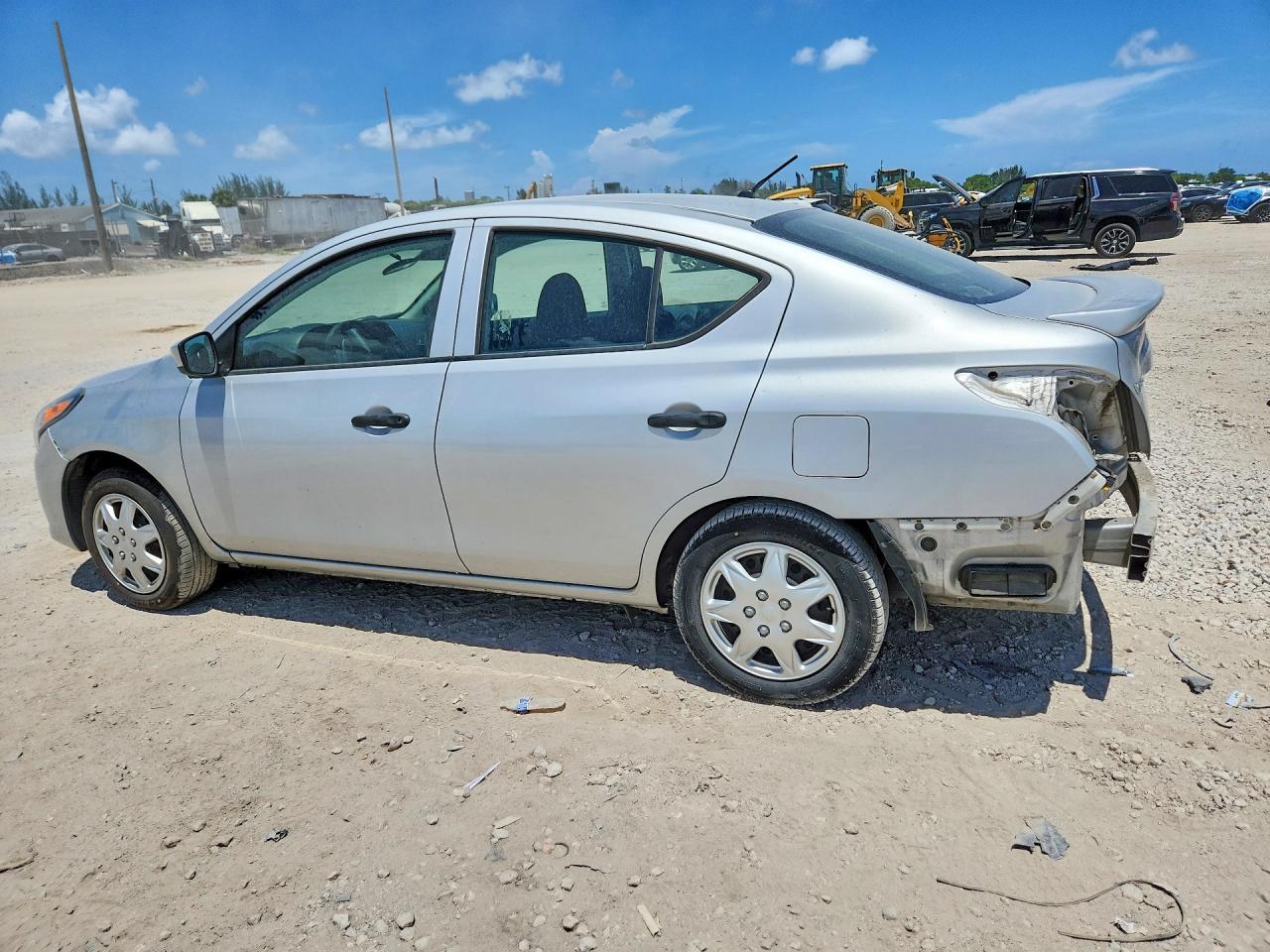2017 Nissan Versa 1.6 S Plus - Фото 2