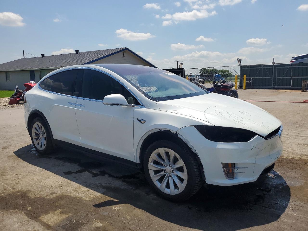 2018 Tesla Model X - Фото 4