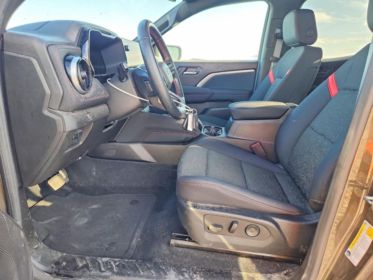 2024 Chevrolet Colorado Z71 - Image 7
