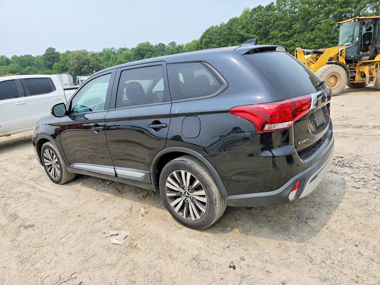 2019 Mitsubishi Outlander Se - Фото 2
