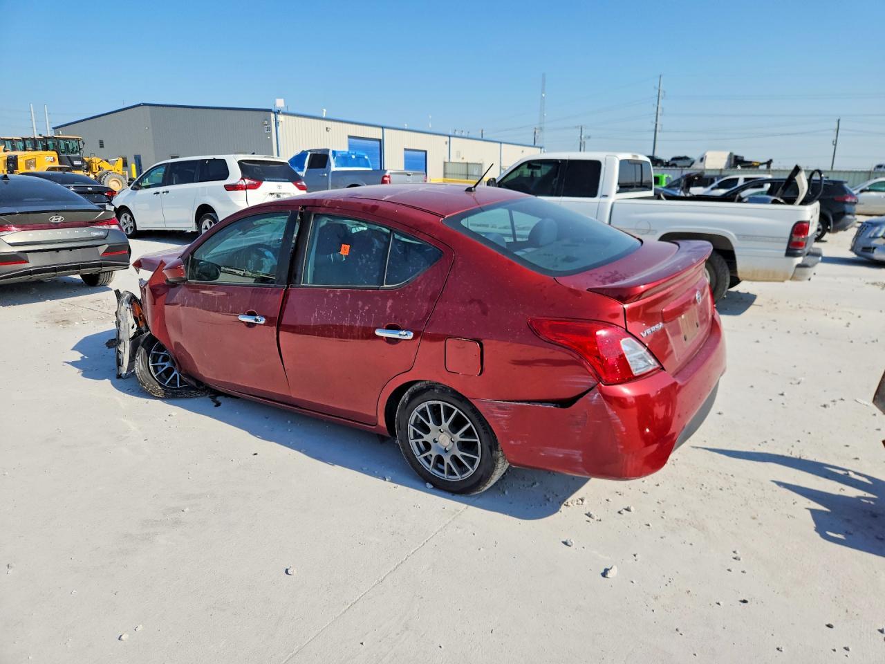 2019 Nissan Versa Sv - Фото 2