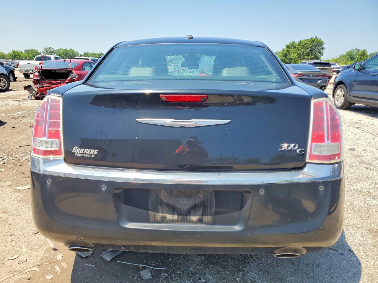 2011 Chrysler 300C - Фото 6