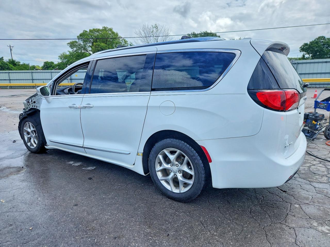 2018 Chrysler Pacifica Limited - Фото 2