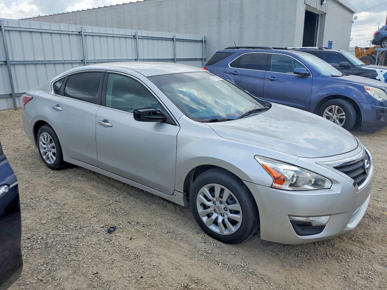 2013 Nissan Altima 2.5/S/Sv/Sl - Фото 4