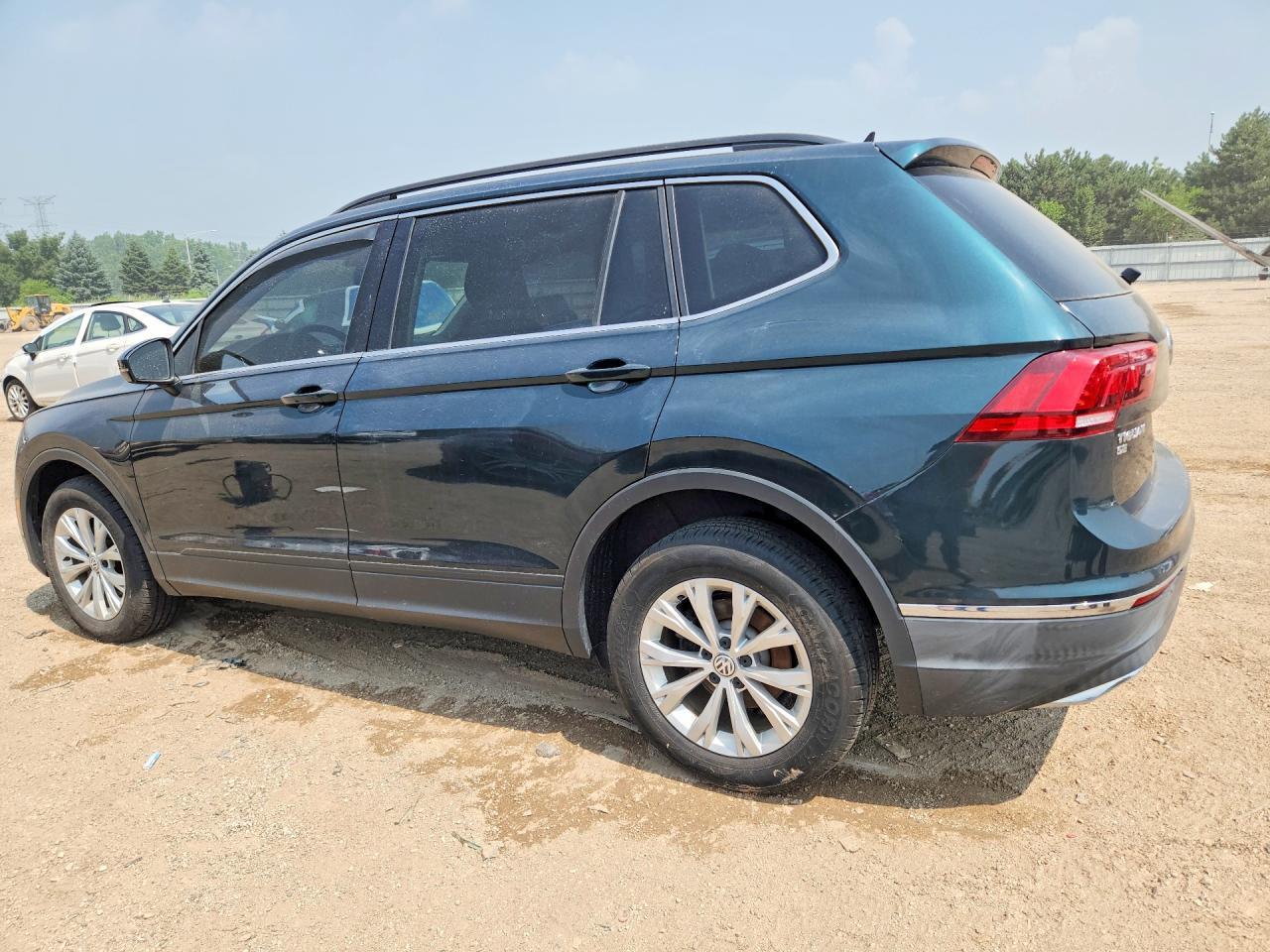 2018 Volkswagen Tiguan Se - Фото 2