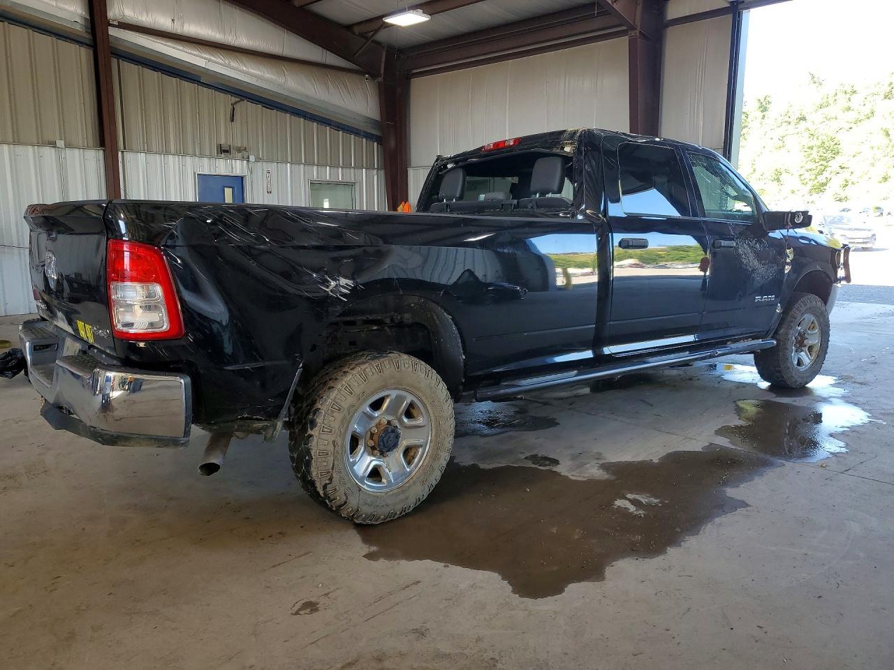 2024 Ram 2500 Big Horn - Image 3