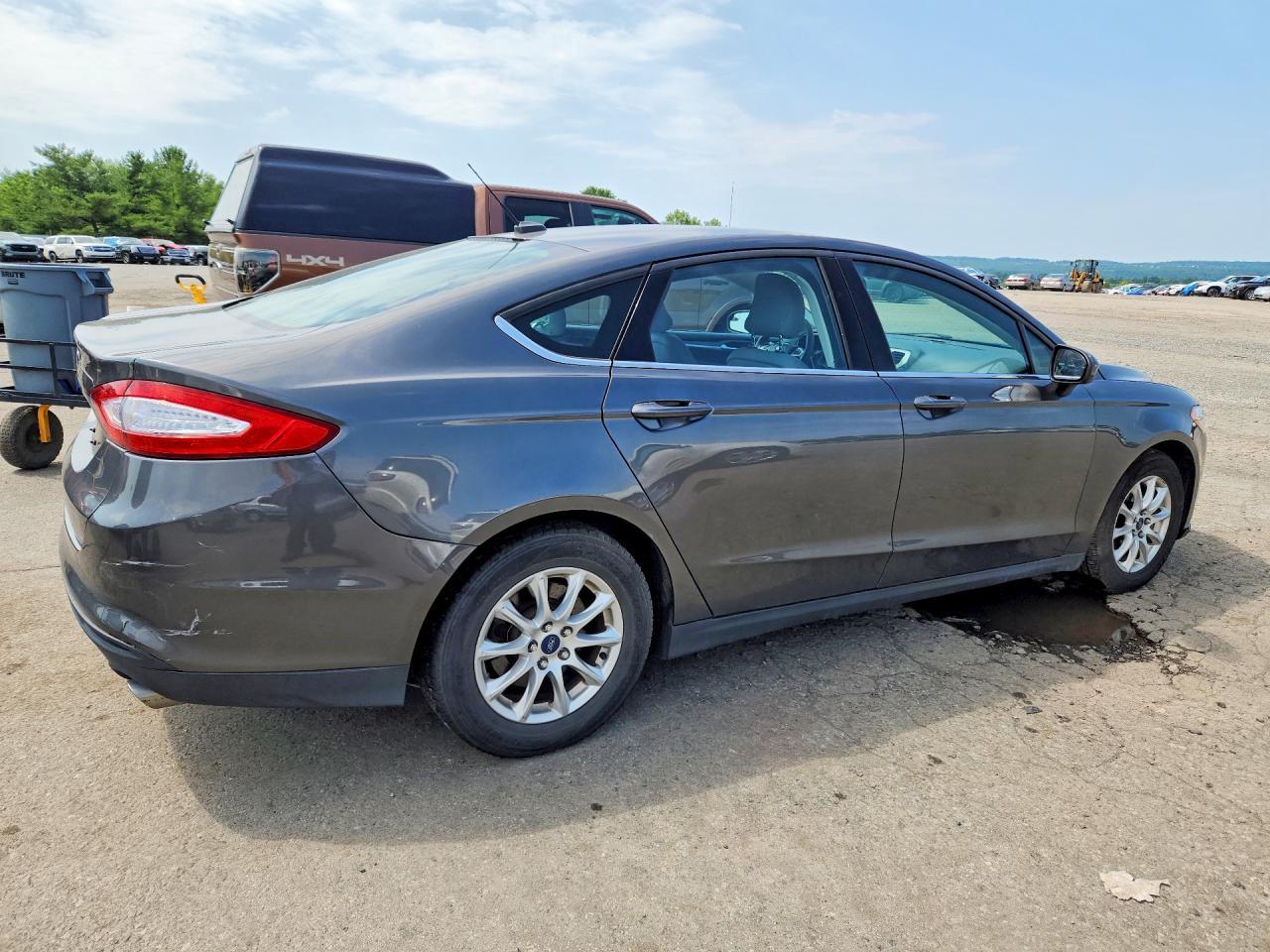 2016 Ford Fusion S - Фото 3