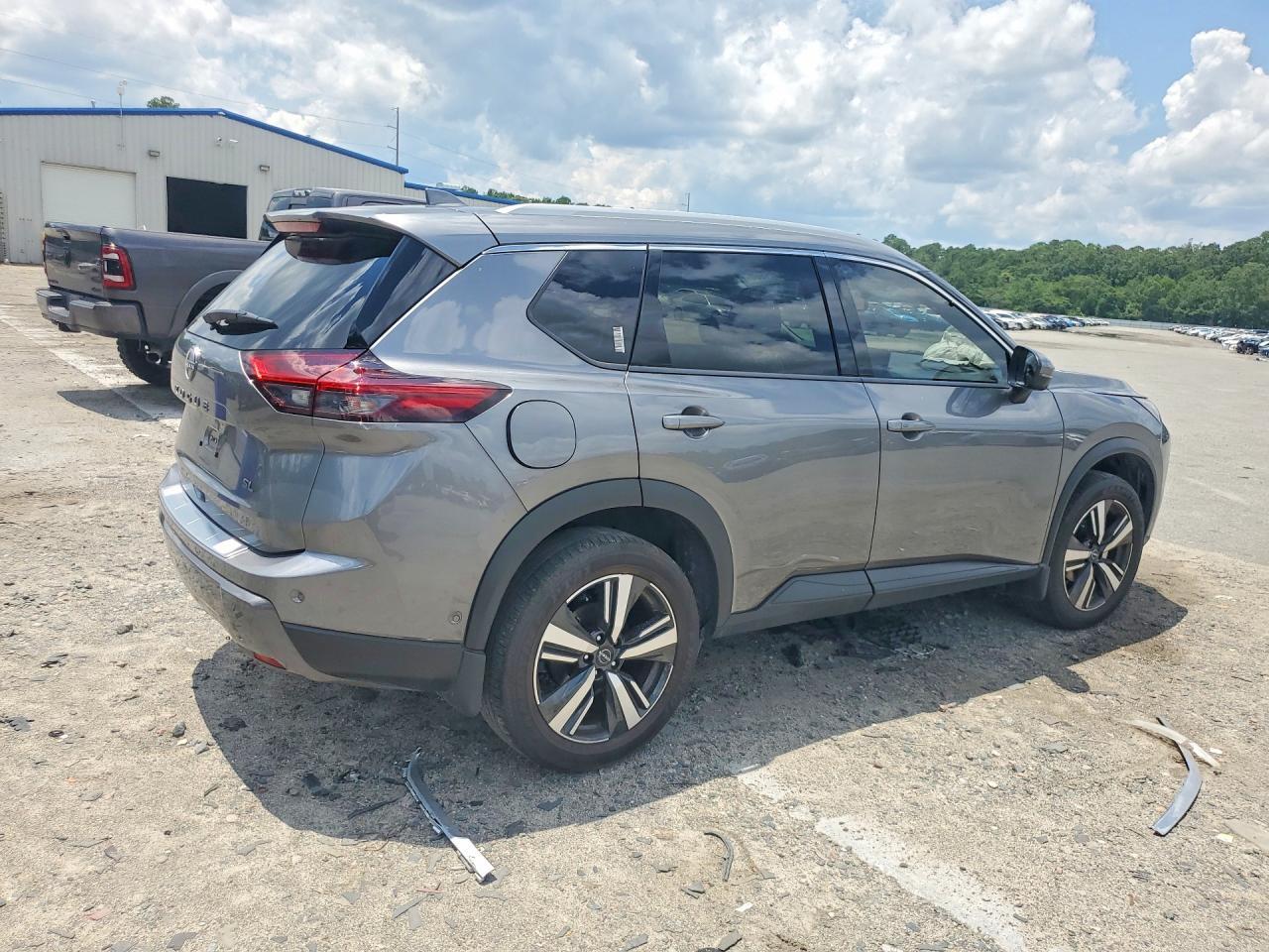 2025 Nissan Rogue Sl - Фото 3