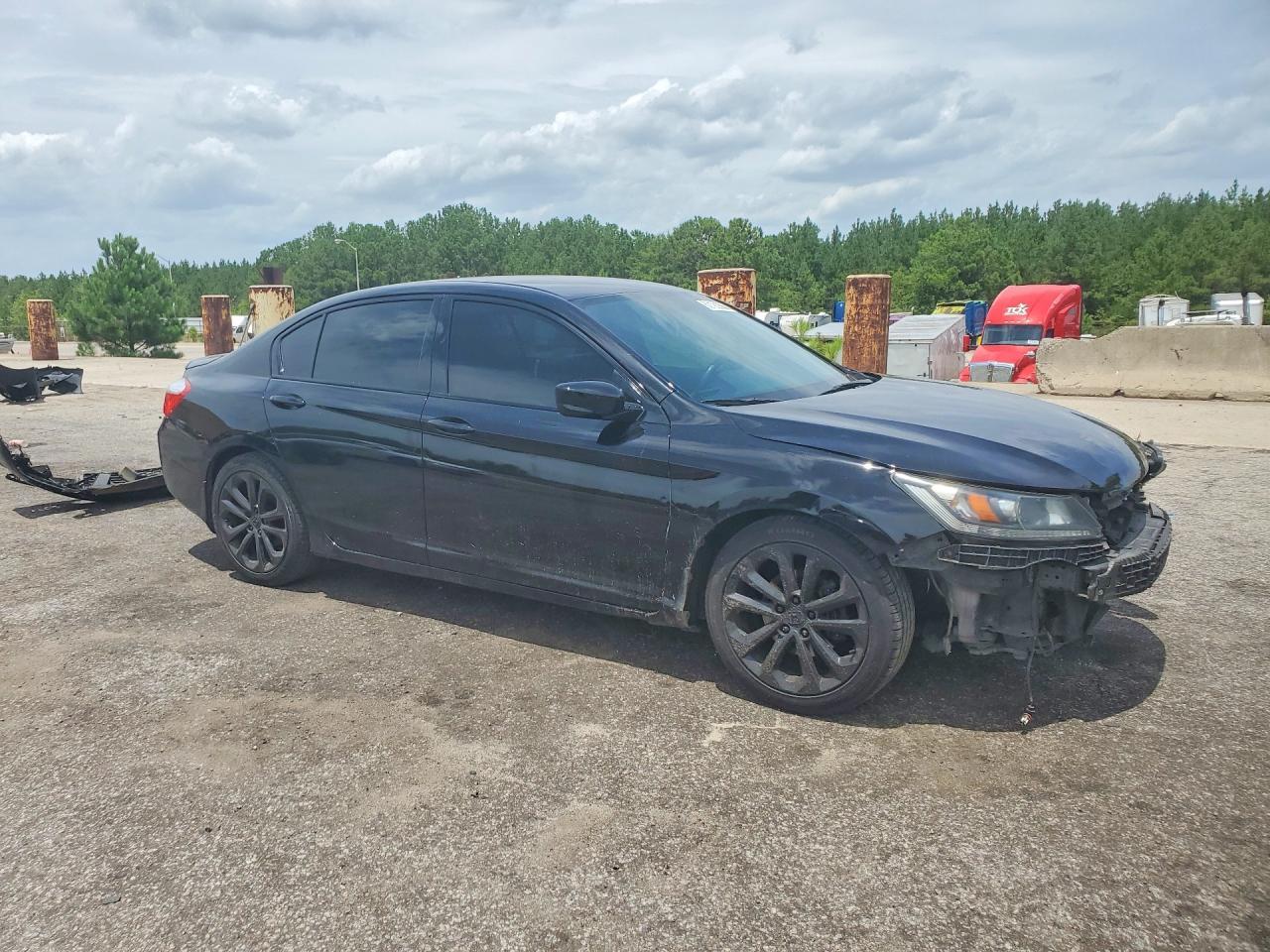 2015 Honda Accord Sport - Image 4