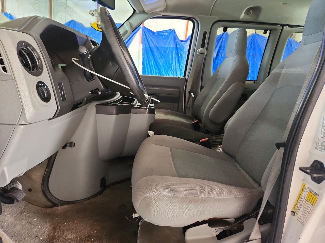 2014 Ford Econoline E350 Super Duty Wagon - Фото 7