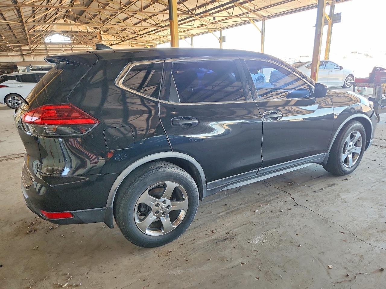 2017 Nissan Rogue S - Фото 3