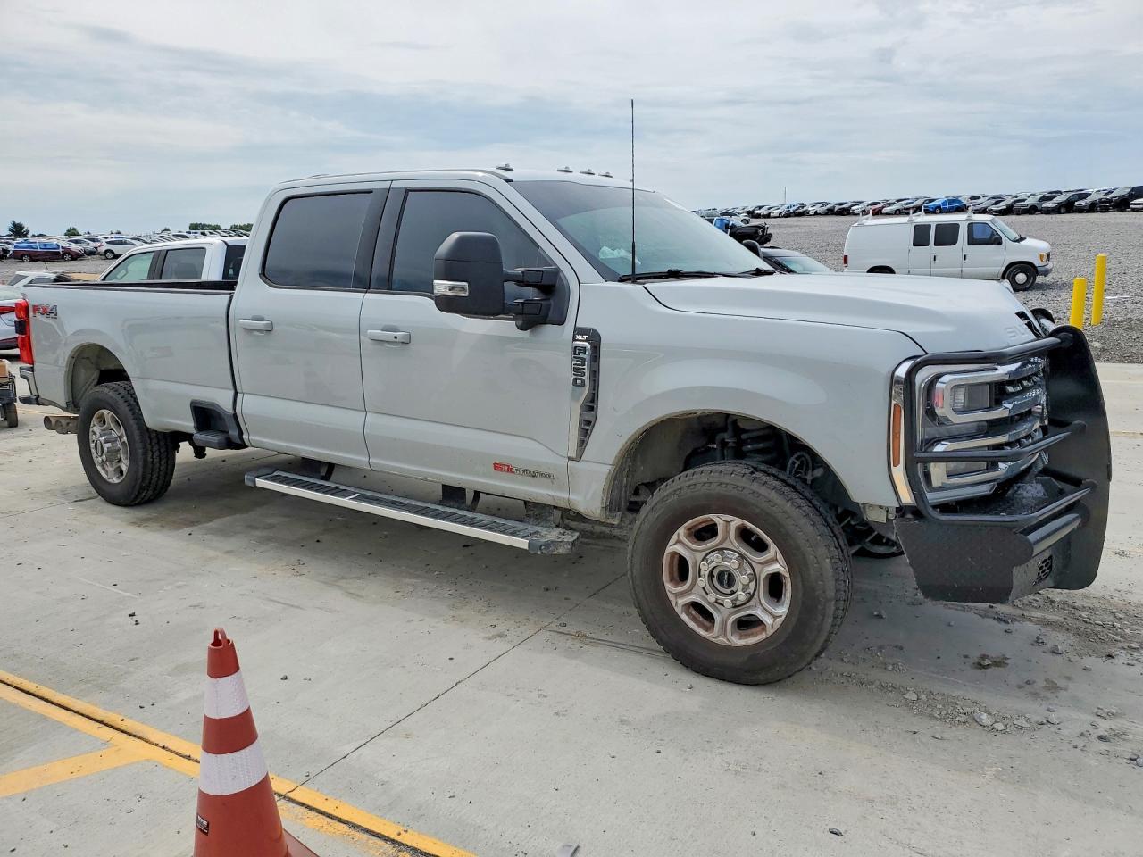 2026 Ford F350 Super Duty - Image 4