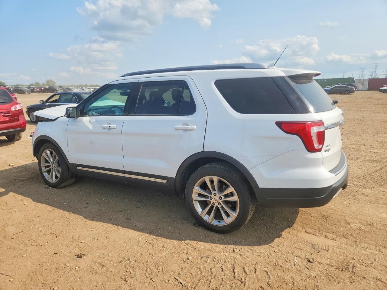 2018 Ford Explorer Xlt - Фото 2