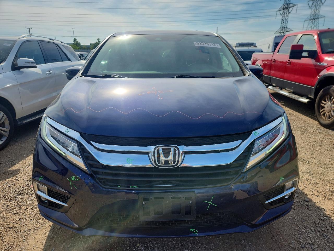 2019 Honda Odyssey Touring - Image 5