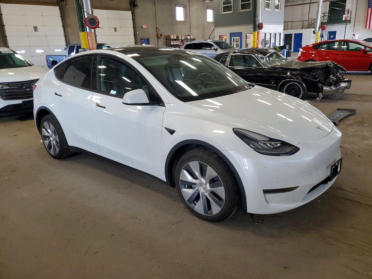2023 Tesla Model Y - Фото 4