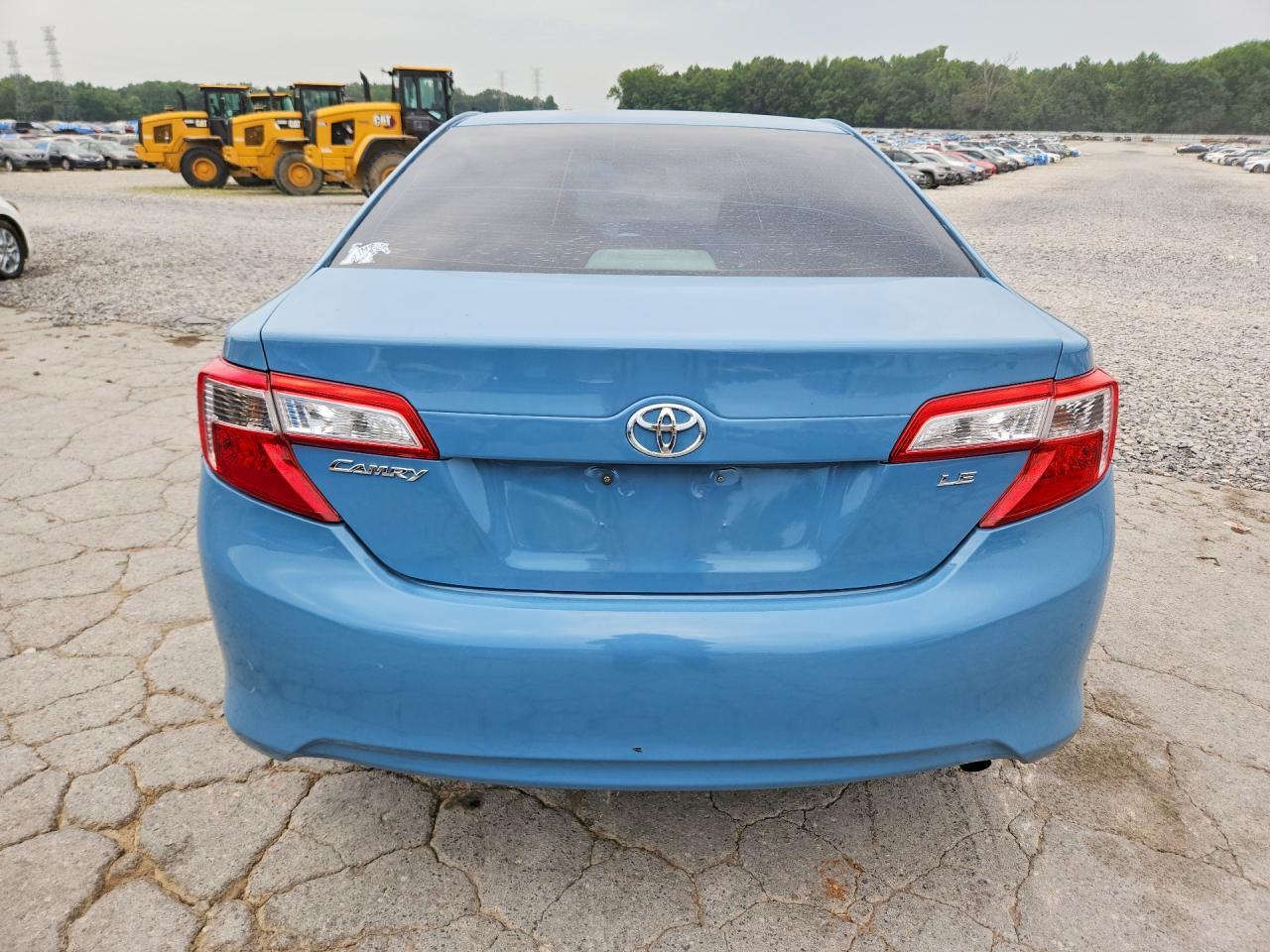 2012 Toyota Camry Le - Фото 6