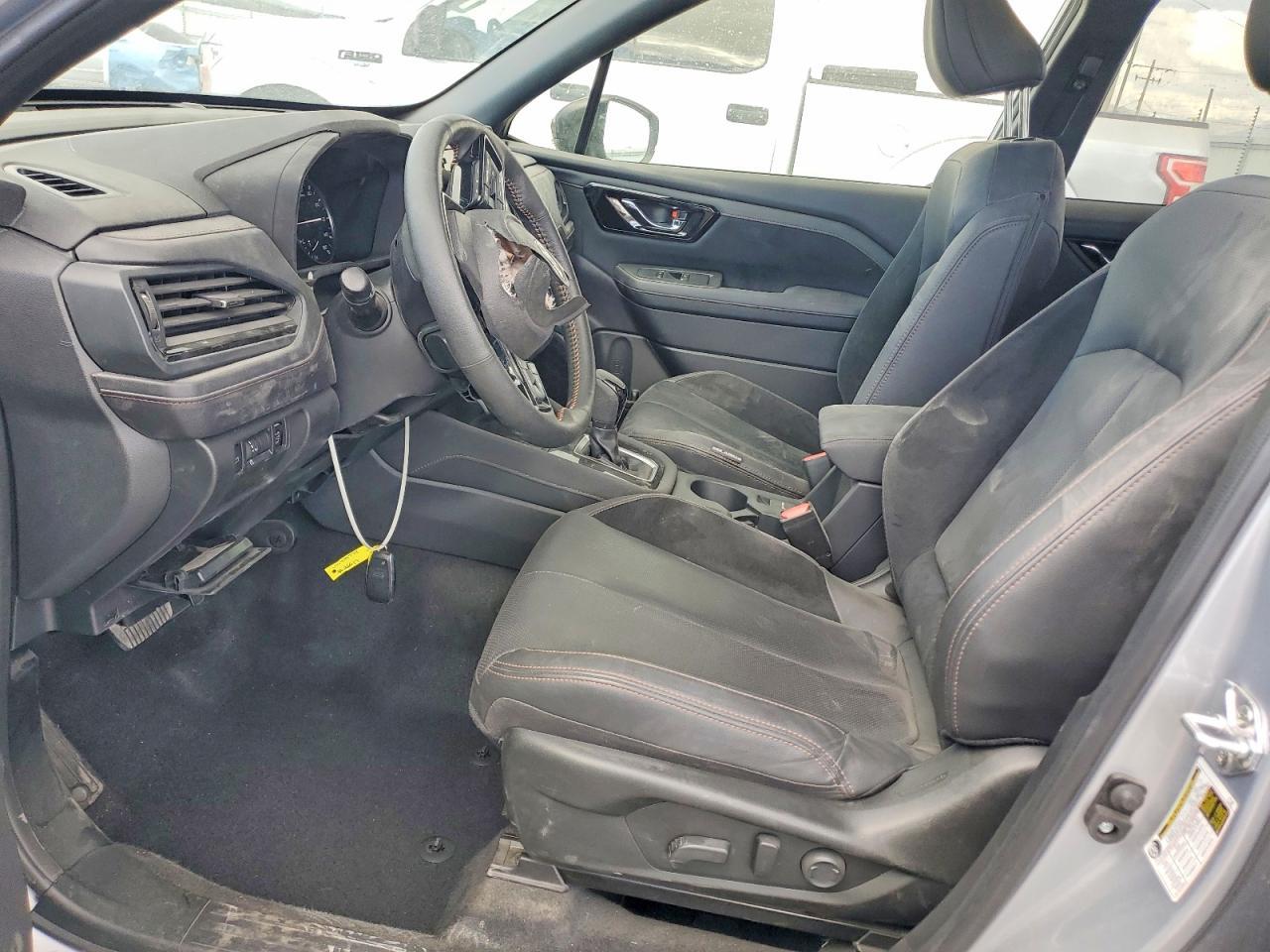 2025 Subaru Forester Touring - Фото 7