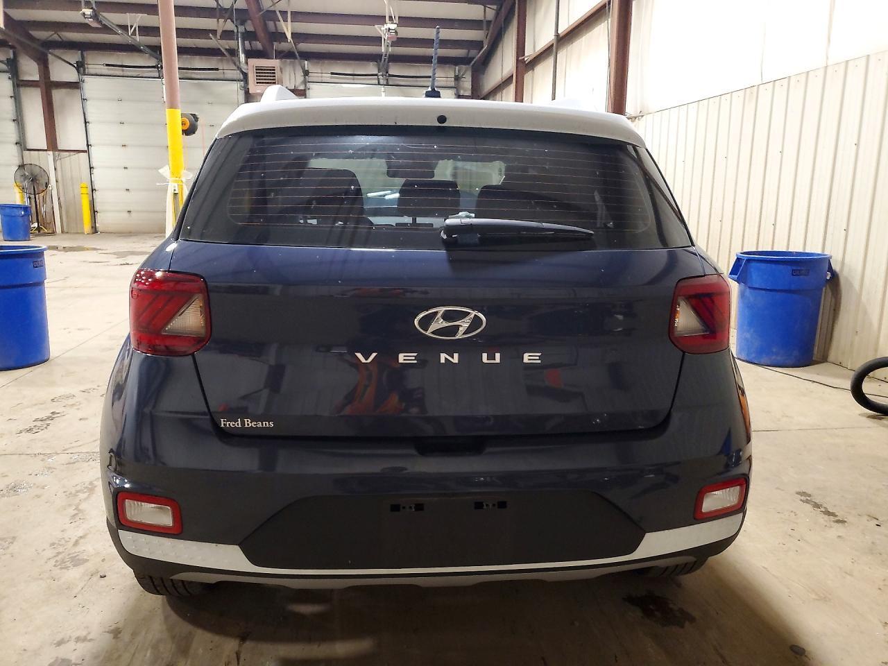 2025 Hyundai Venue Limited - Фото 6