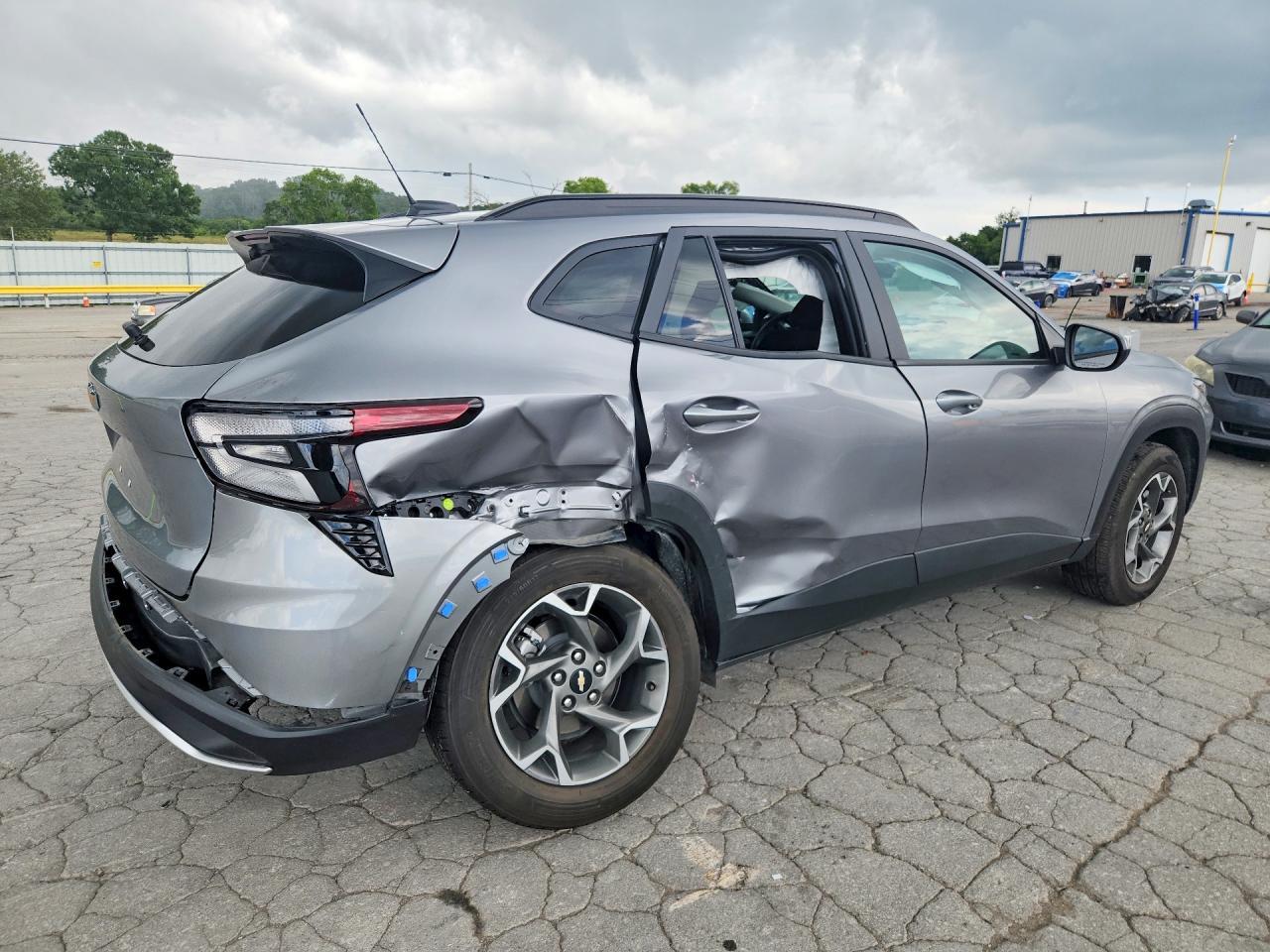 2025 Chevrolet Trax 1Lt - Image 3