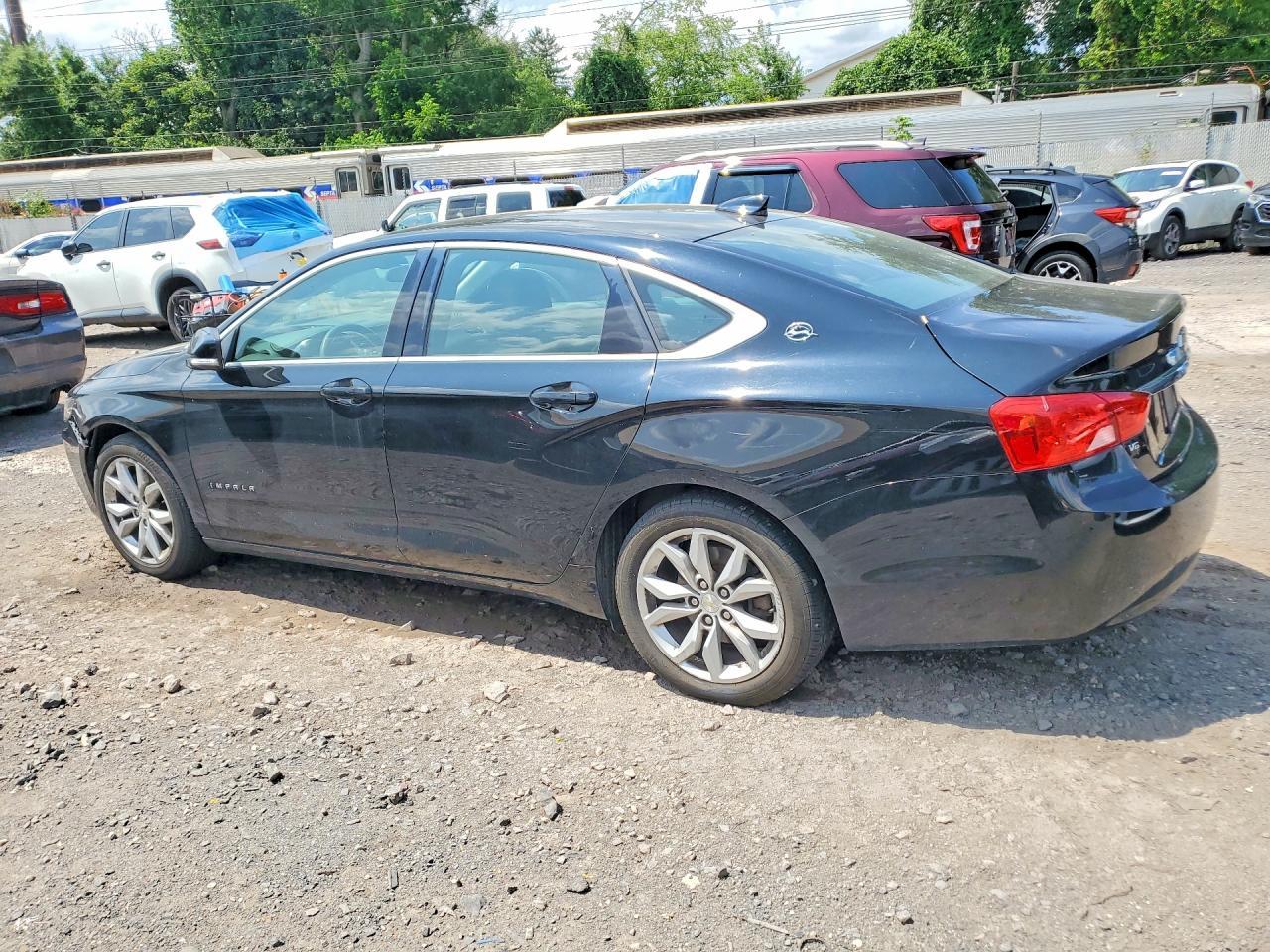 2017 Chevrolet Impala Lt - Image 2