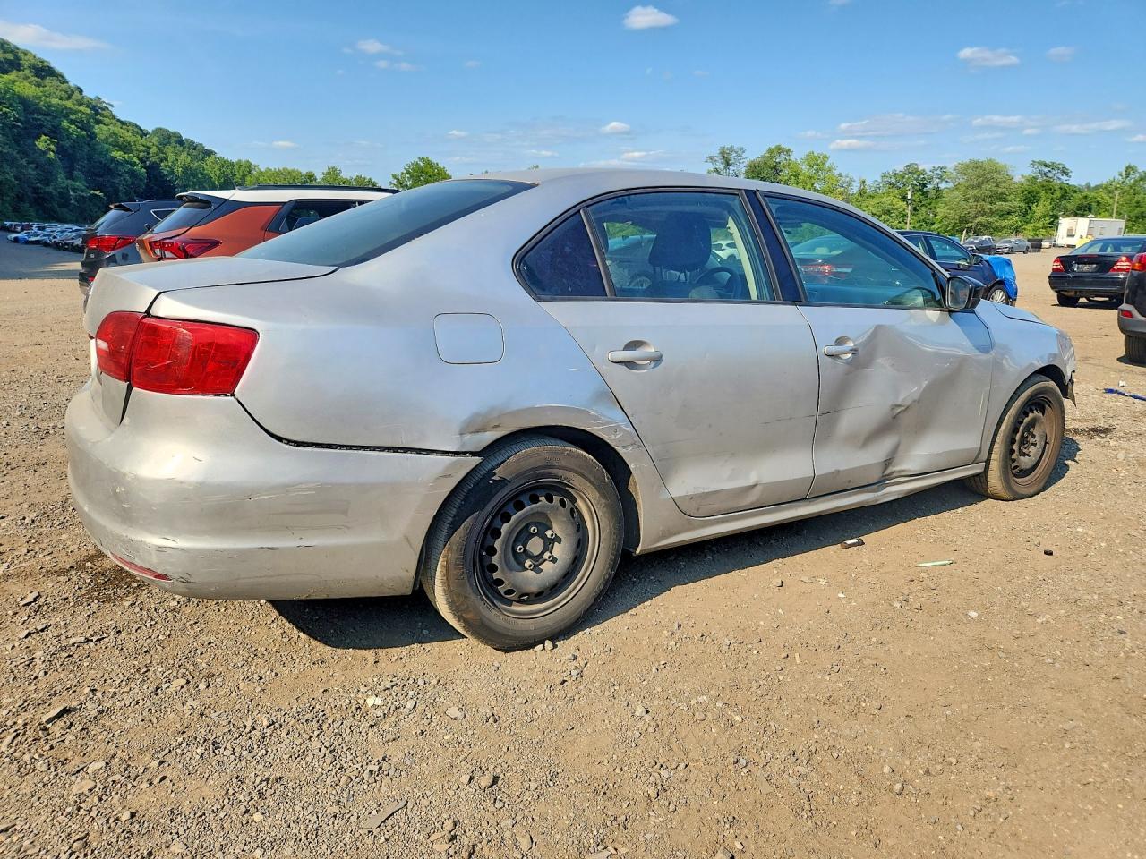 2011 Volkswagen Jetta Base - Image 3