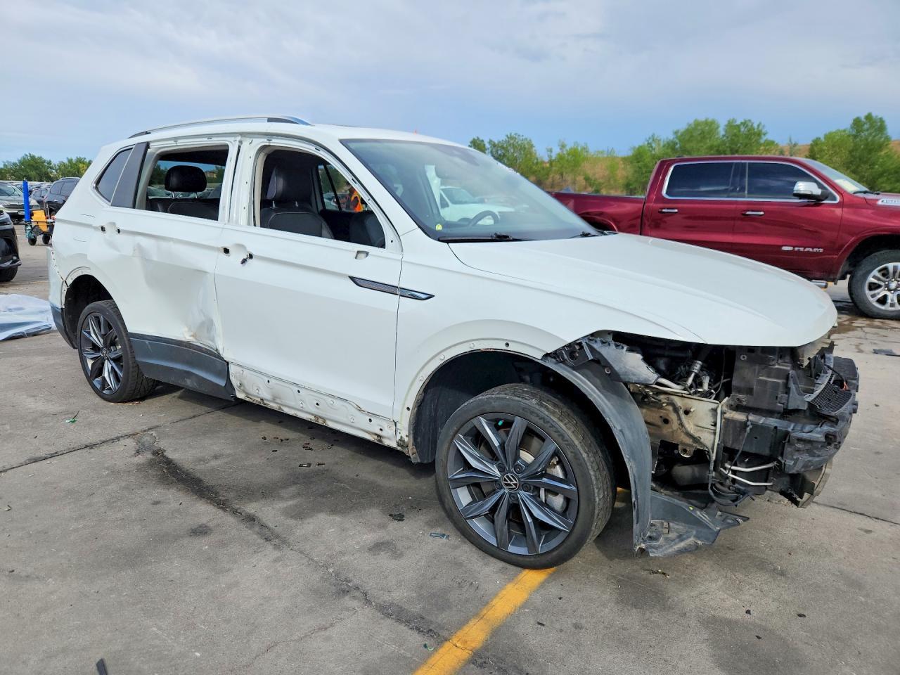 2022 Volkswagen Tiguan Se - Image 4