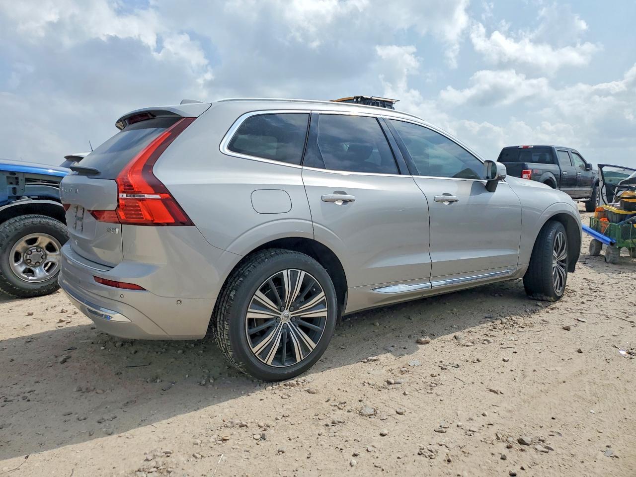 2023 Volvo Xc60 Plus - Image 3