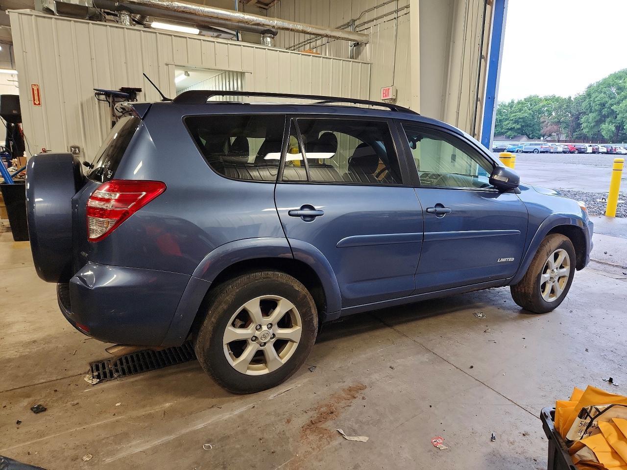 2012 Toyota Rav4 Limited - Фото 3