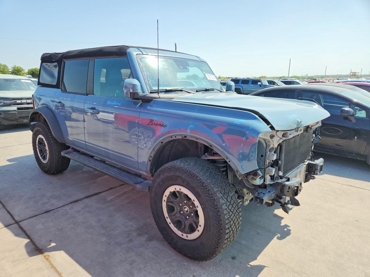 2023 Ford Bronco Base - Image 4