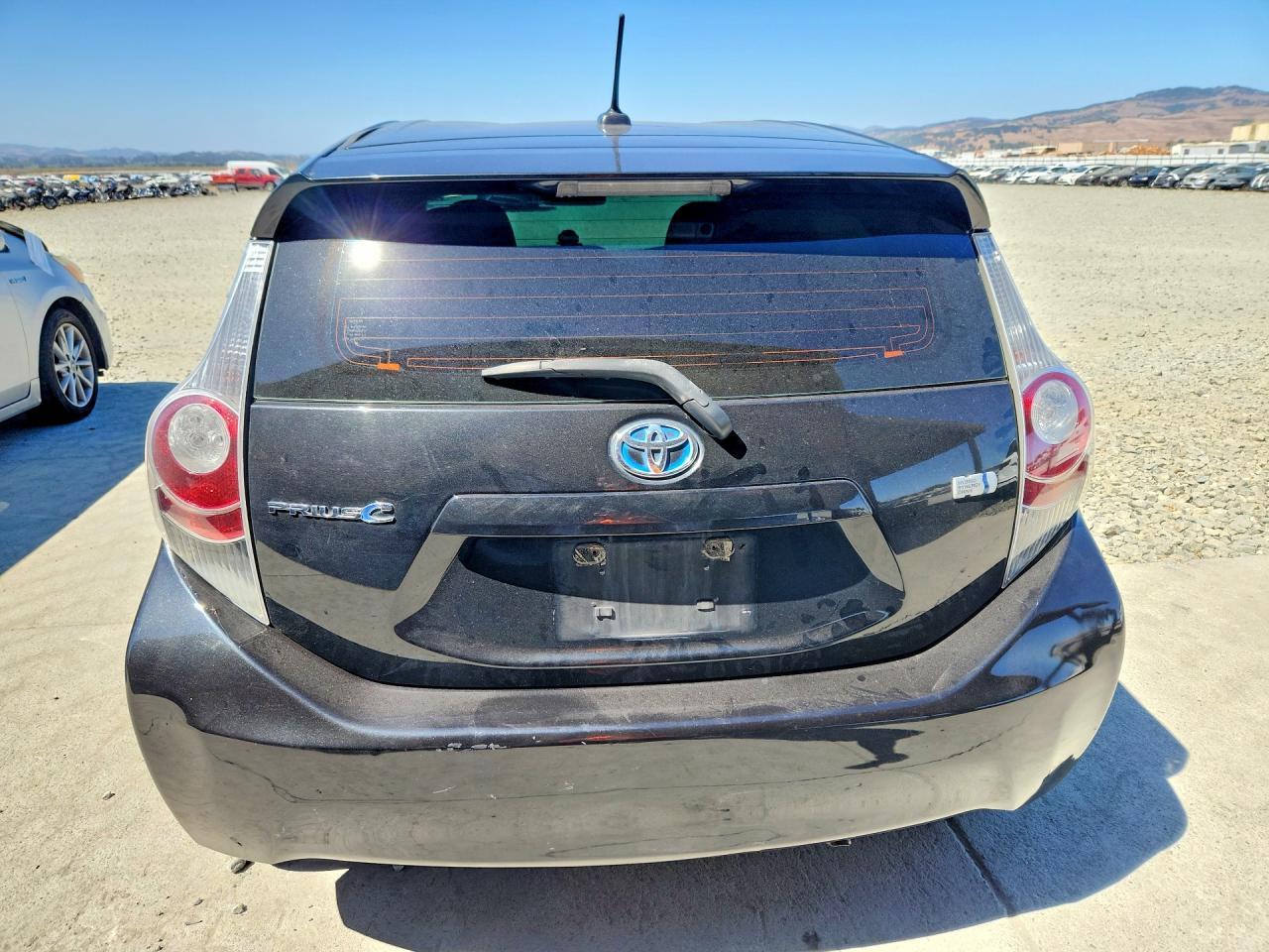 2014 Toyota Prius C Three - Image 6