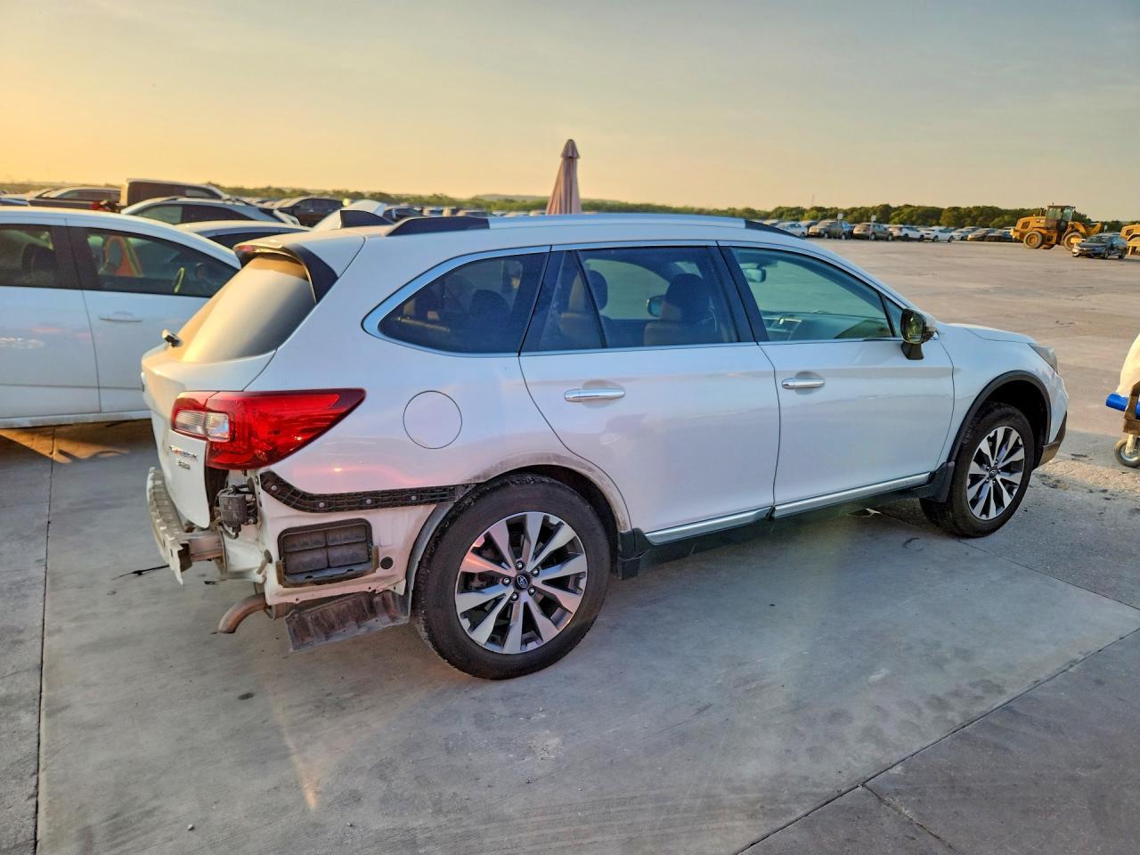 2018 Subaru Outback - Фото 3
