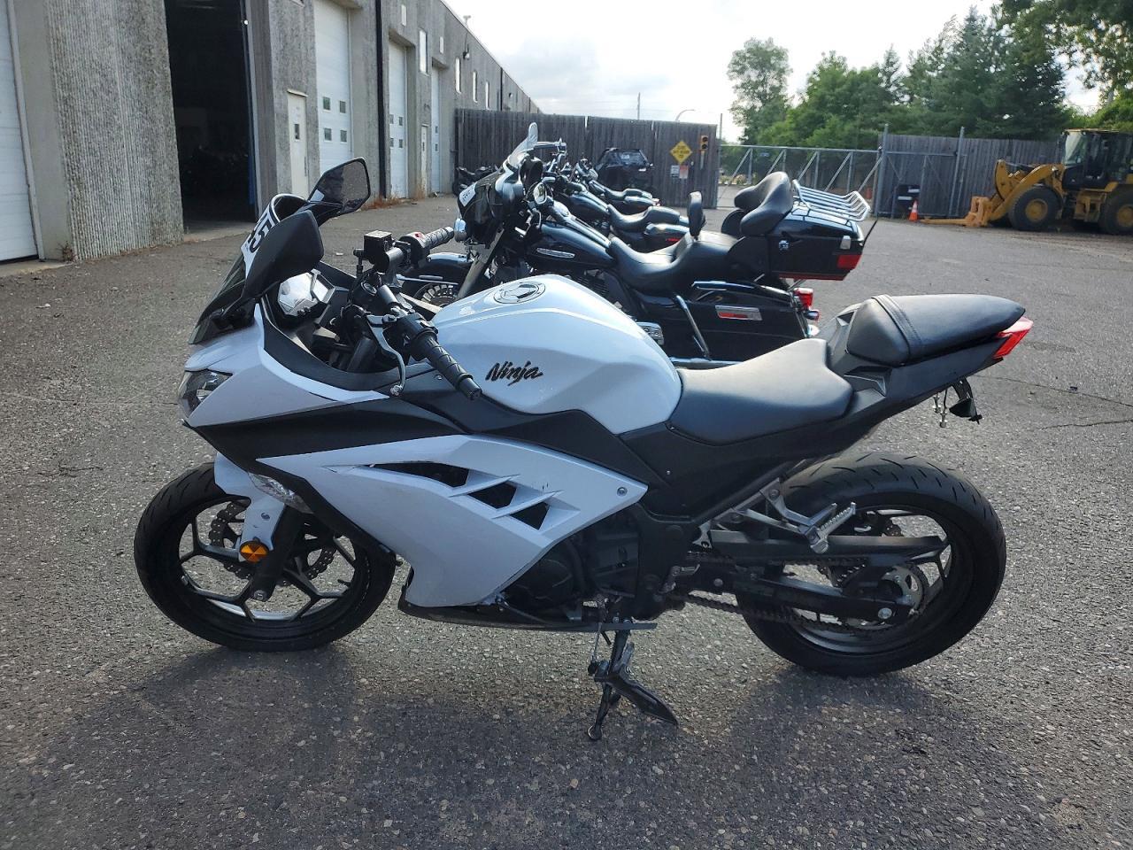 2013 Kawasaki Ex300 A - Image 3