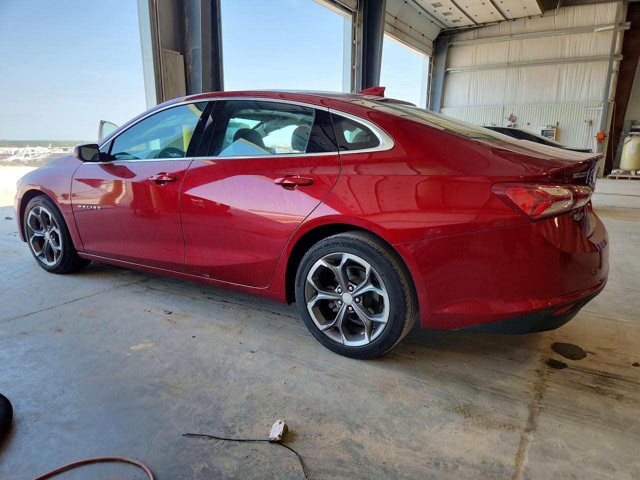 2021 Chevrolet Malibu Lt - Фото 2