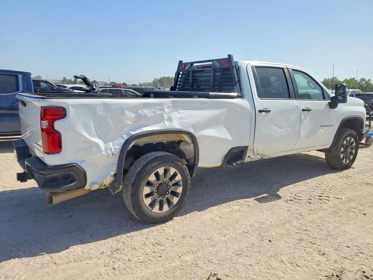 2024 Chevrolet Silverado K2500 Custom - Фото 3