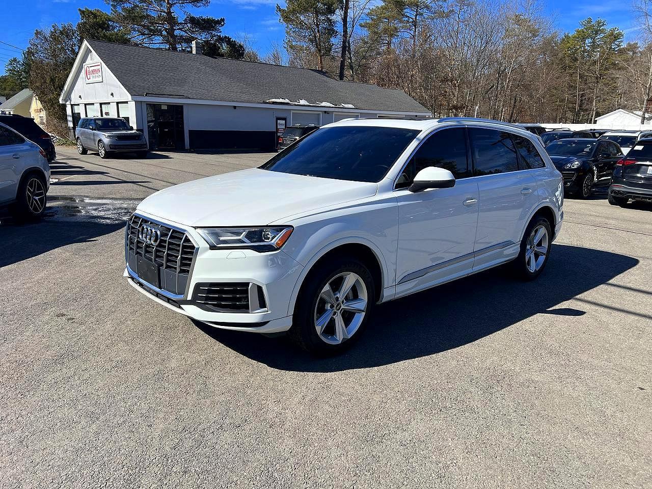 2023 Audi Q7 Premium - Image 2