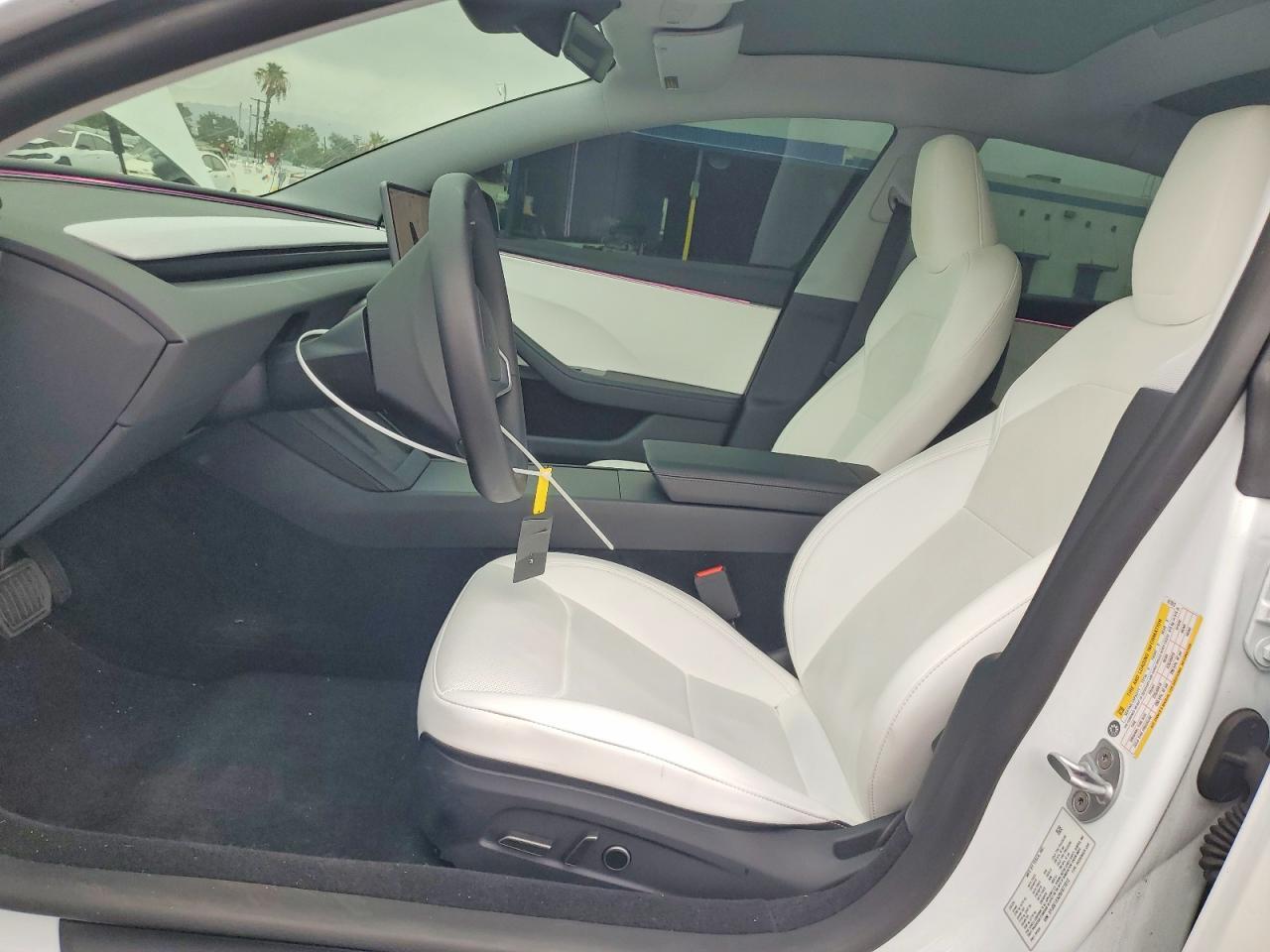 2025 Tesla Model 3 - Фото 7