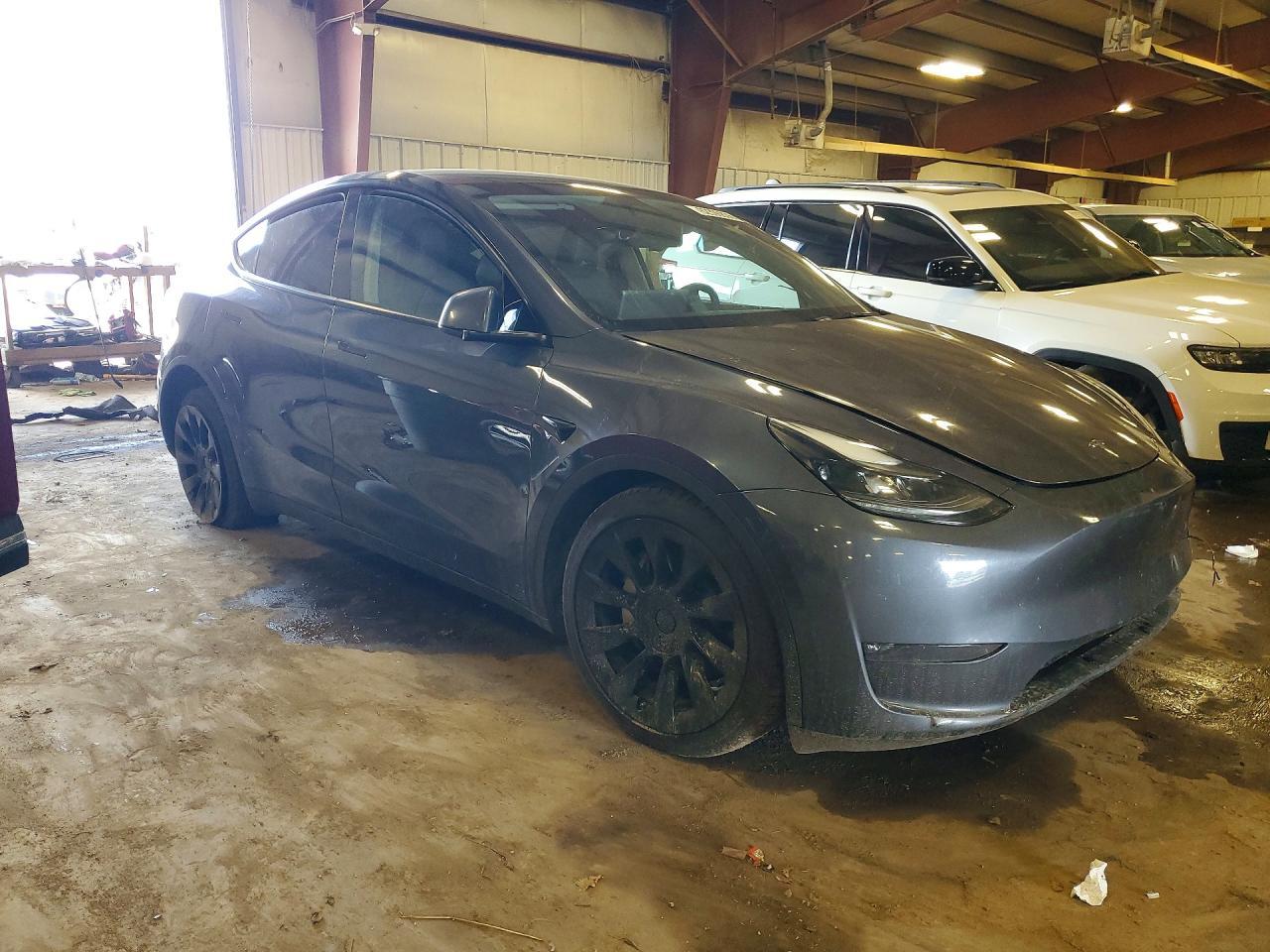 2023 Tesla Model Y - Фото 4
