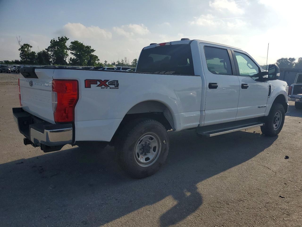 2022 Ford F250 Super Duty - Фото 3