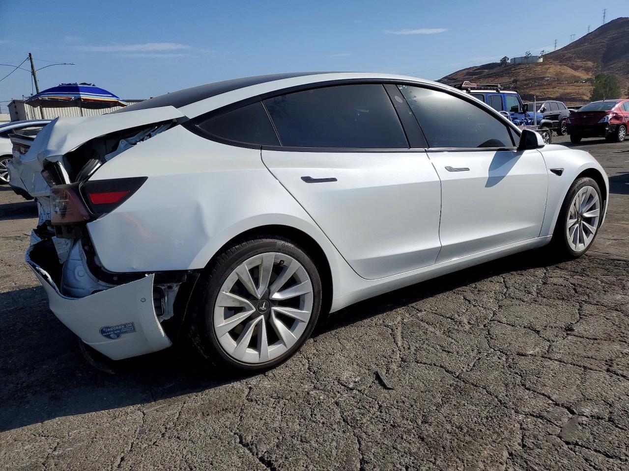 2021 Tesla Model 3 - Фото 3