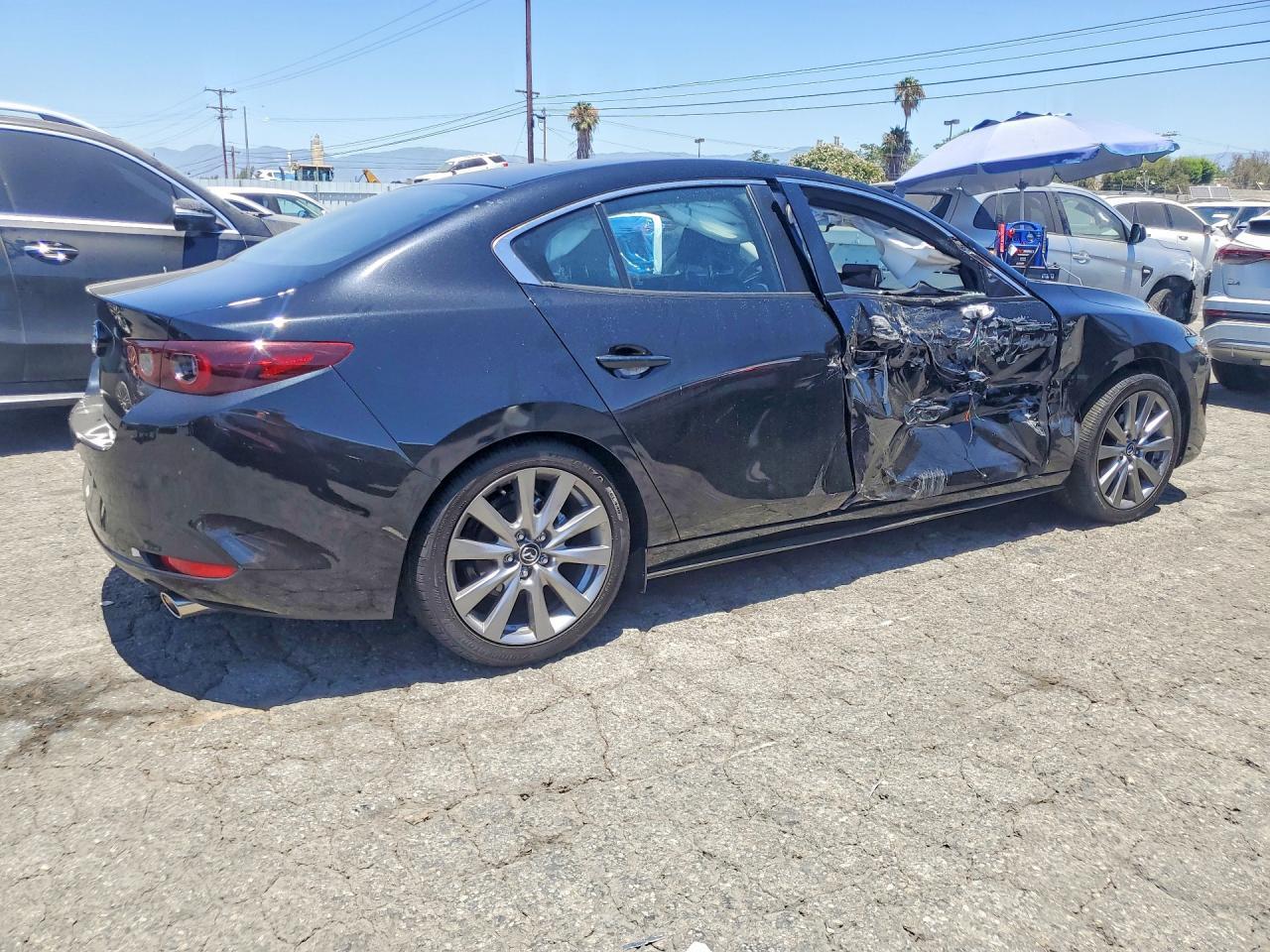 2026 Mazda 3 Preferred/Carbon Edition - Image 3