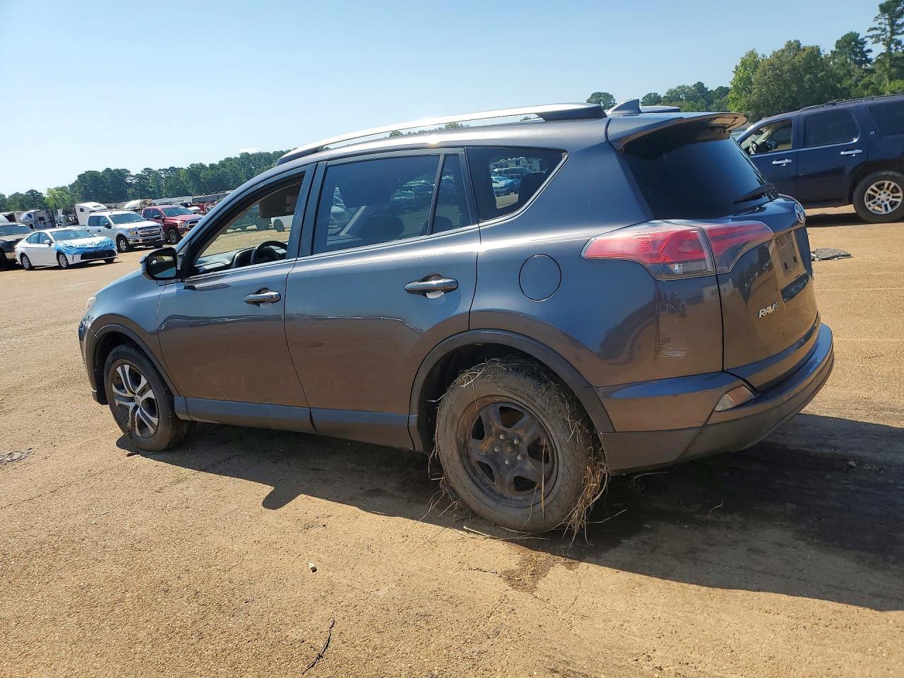 2017 Toyota Rav4 Le - Фото 2