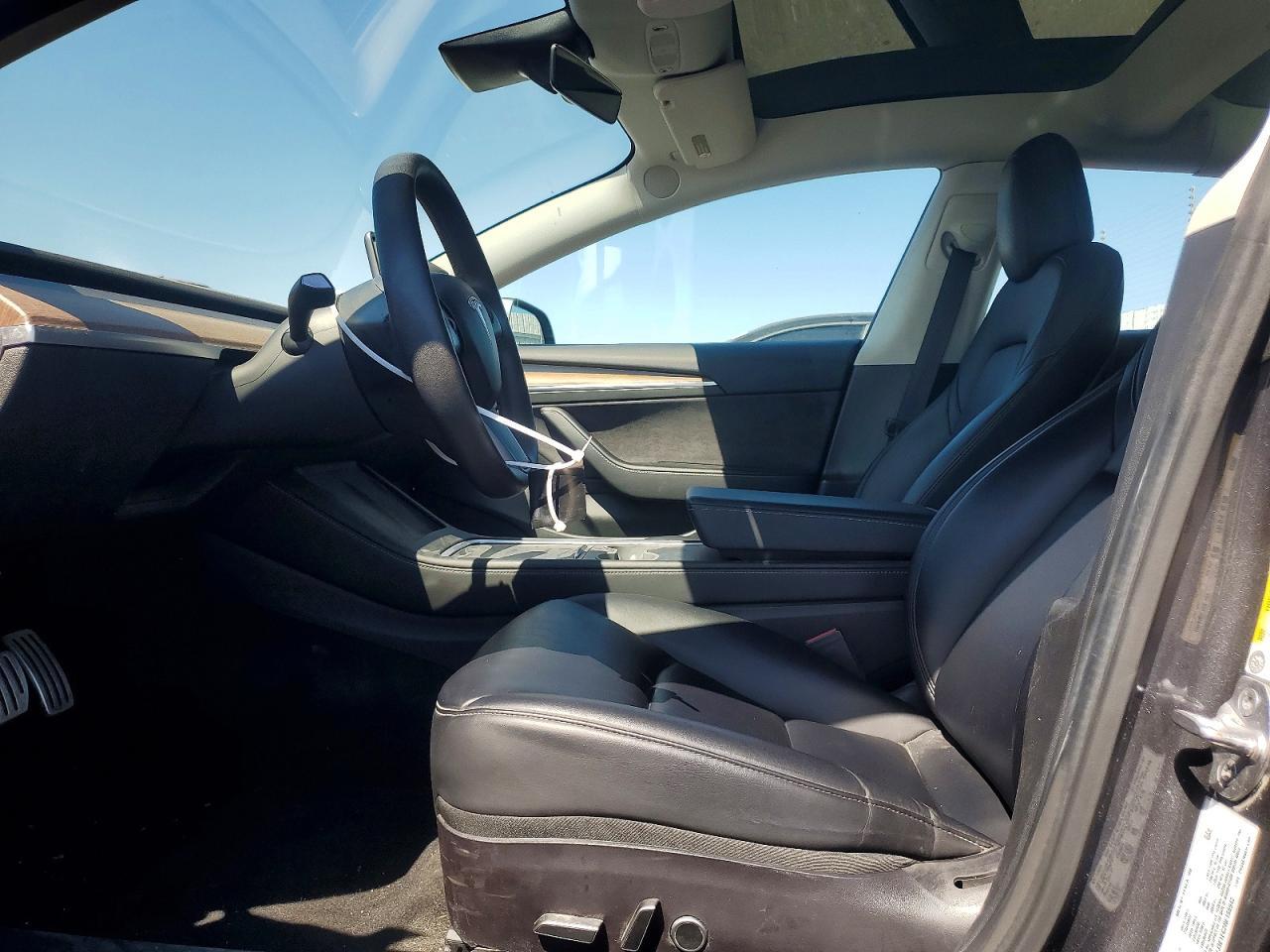 2022 Tesla Model 3 - Фото 7