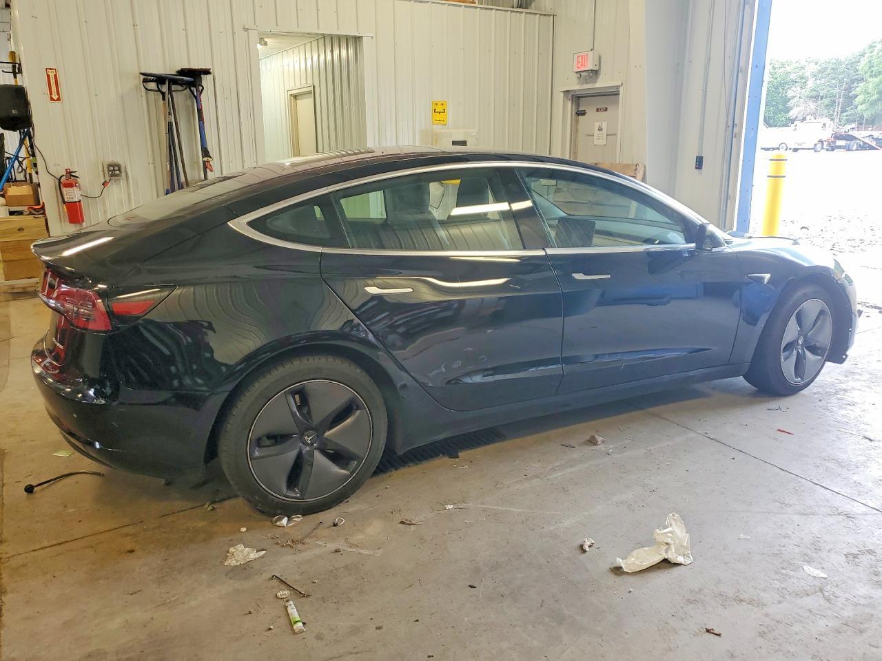 2018 Tesla Model 3 - Фото 3