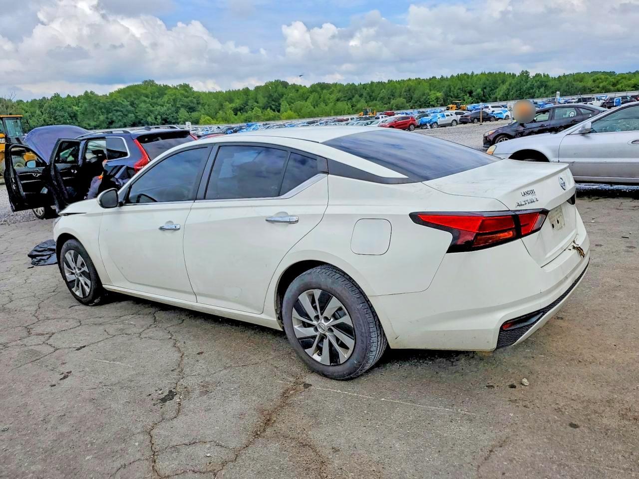 2021 Nissan Altima S - Image 2